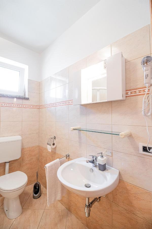 Apartments Gracia Baska  Exterior photo
